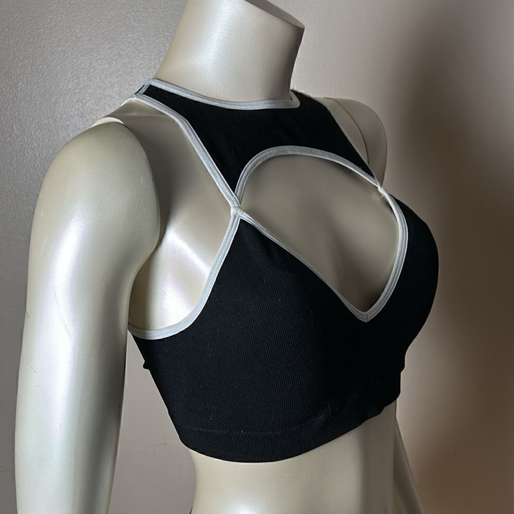 NEW URBAN OUTFITTERS cut out black and white crop tank top large padded - Picture 2 of 5
